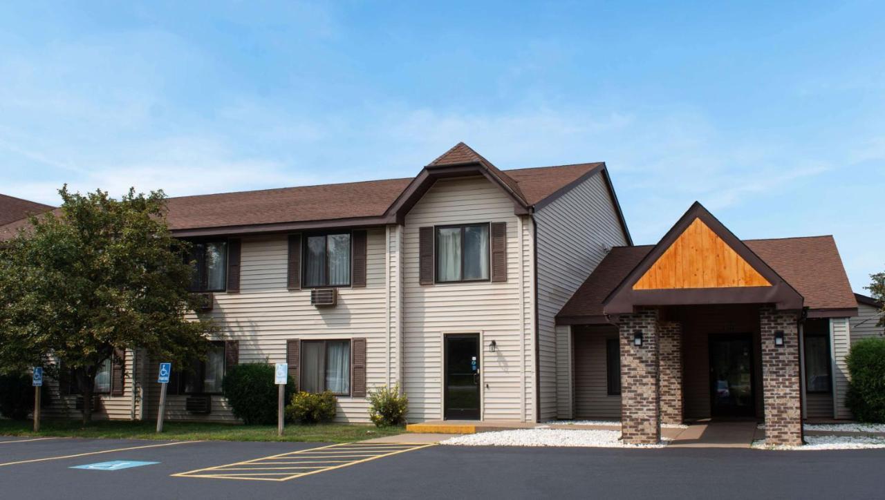 马格努森乡村酒店 Ishpeming 外观 照片