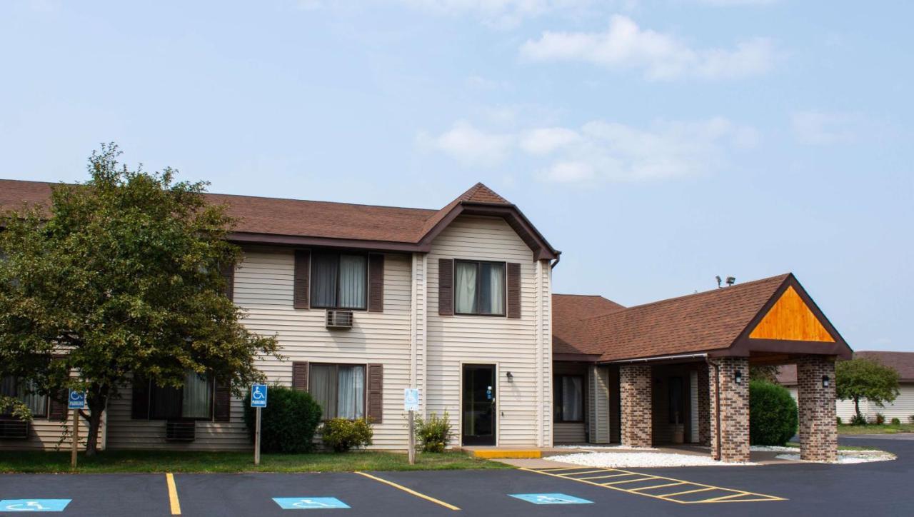 马格努森乡村酒店 Ishpeming 外观 照片