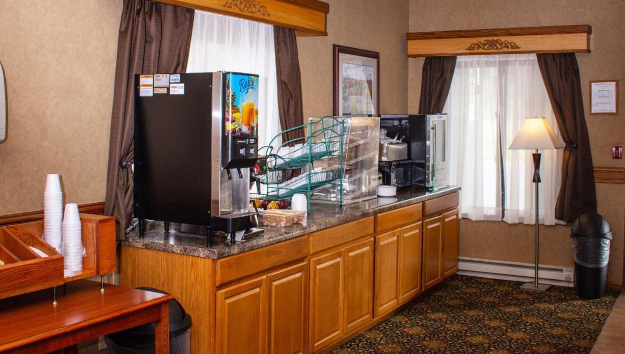马格努森乡村酒店 Ishpeming 外观 照片