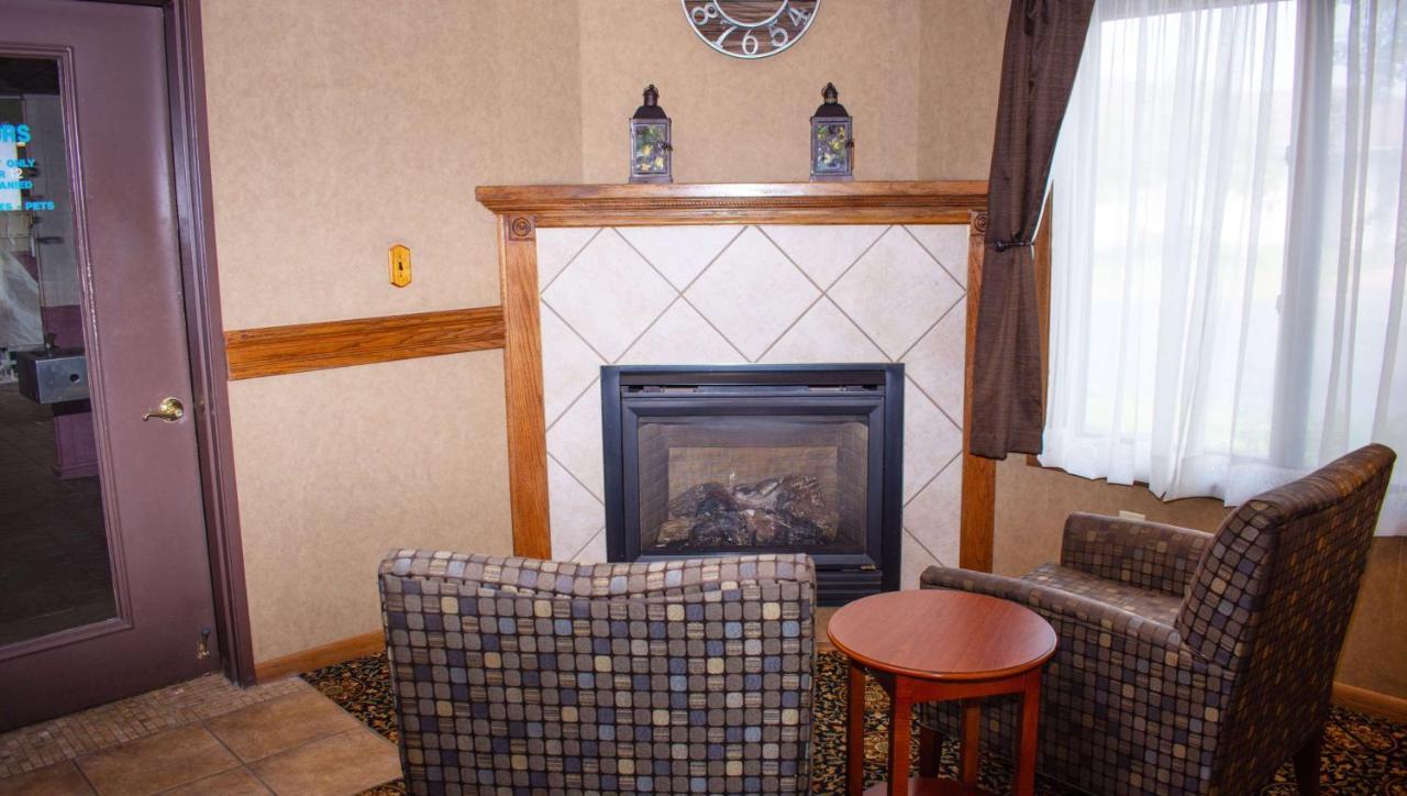 马格努森乡村酒店 Ishpeming 外观 照片